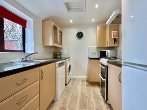 Kitchen- click for photo gallery